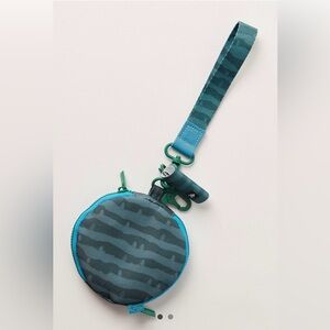 NWT Free People Movement X Thread Sidekick Wallet